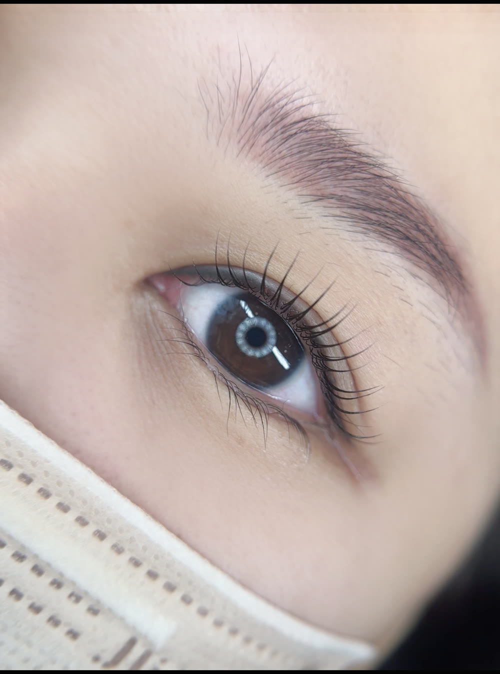 Fairy Bestie 仙女閨蜜眉睫作品：飄霧眉與睫毛管理的眼周特寫